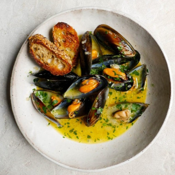 White Wine Sauce - Chilean Whole Blue Mussels 1 lb packs (0.45 Kg)